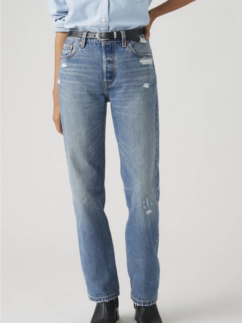 NWOT never worn Levi's Light Blue Straight-Leg High-Rise Jeans